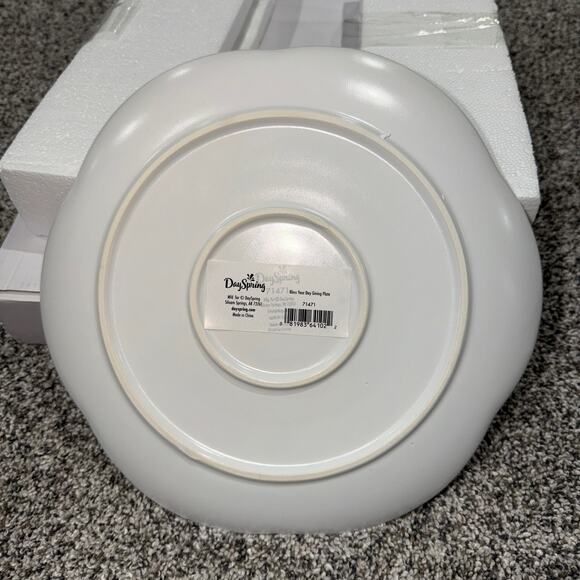 Dayspring Bless Your Day Holiday Giving Plate, White with Gold Foil, NEW IN BOX - Picture 5 of 6